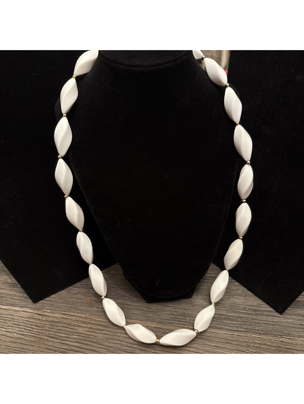 Beautiful White And Gold Beads Trifari Chunky Necklace 28”